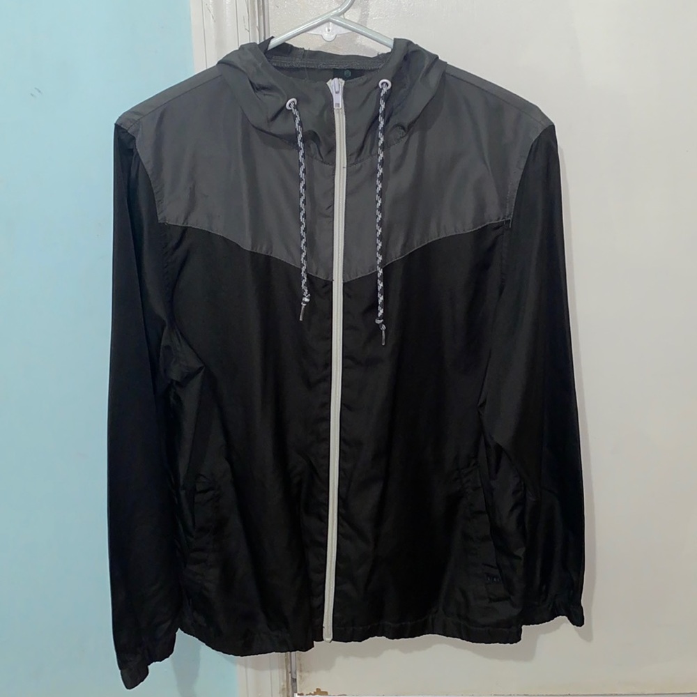 Zumiez windbreaker size XS